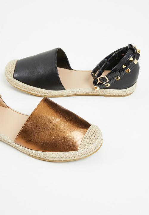 Superbalist - Closed toe espadrille - bronze