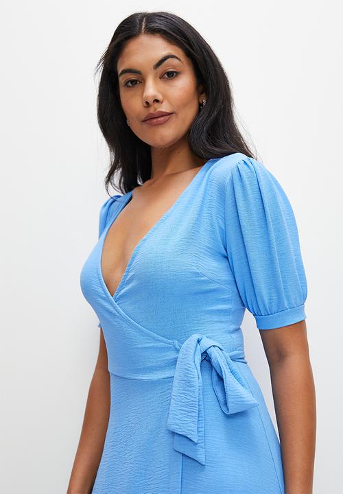 MILLA - Linen wrap dress - clear sky