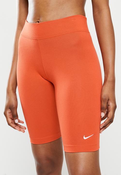 Nike - W nike sports wear essential mr biker short - mantra orange & white