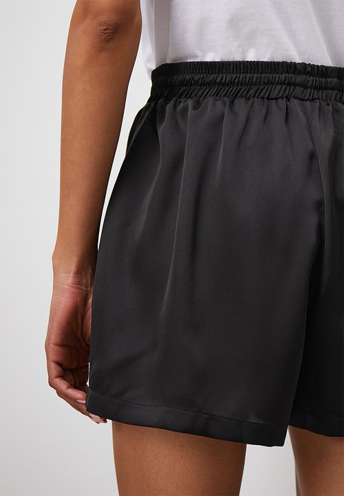 Superbalist - Satin drawstring shorts - black