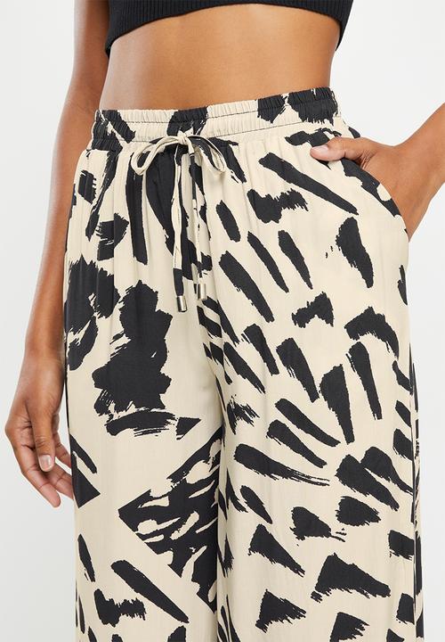 Me&B - Printed long wide pants  -  stone animal patch