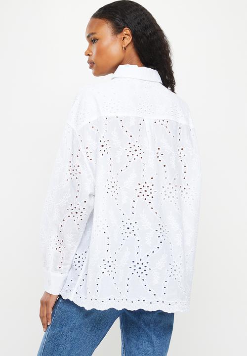 Me&B - Scalloped hem edge oversized shirt with pocket fully embroidered - white