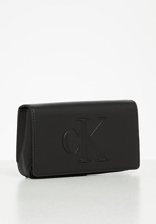 Calvin Klein - Sculpted phone crossbody chain - black