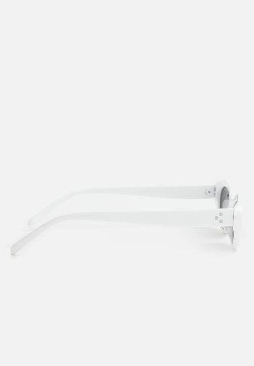 Superbalist - Kendall oval sunglasses - white