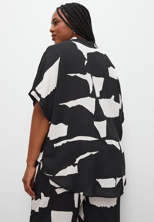 Superbalist - Co-ord relaxed printed shirt - bold cutout