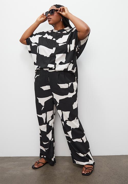 Superbalist - Co-ord relaxed printed shirt - bold cutout
