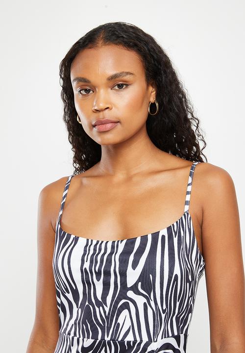 dailyfriday - Square neck side slit dress - black & white 