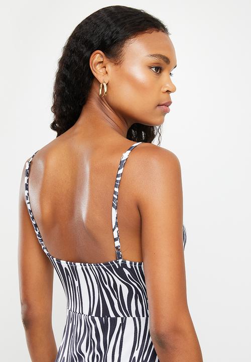 dailyfriday - Square neck side slit dress - black & white 