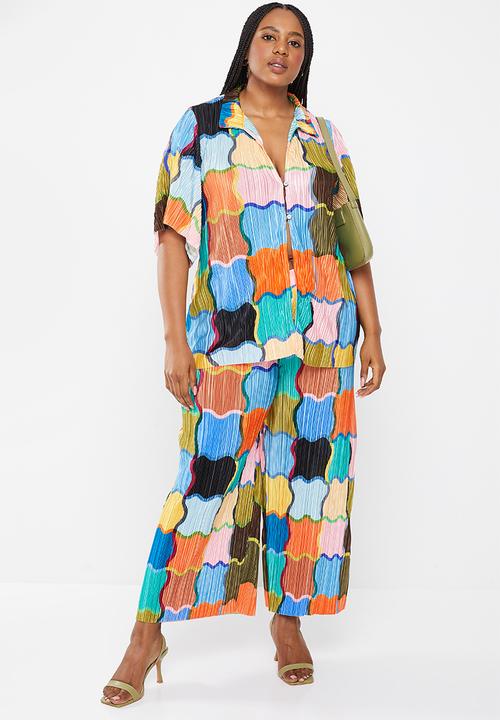 Me&B - Plus loop button longer length shirt - multi