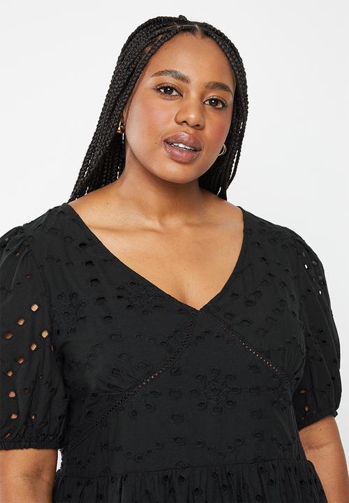 Me&B - Plus lace embroidered empire cut dress - black