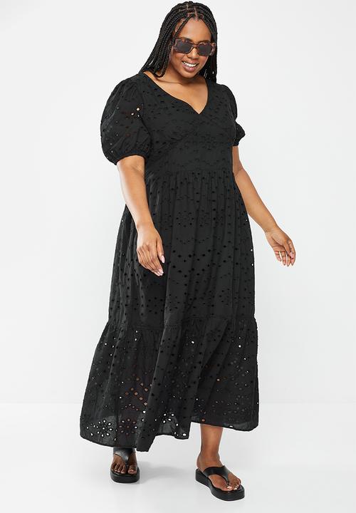 Me&B - Plus lace embroidered empire cut dress - black
