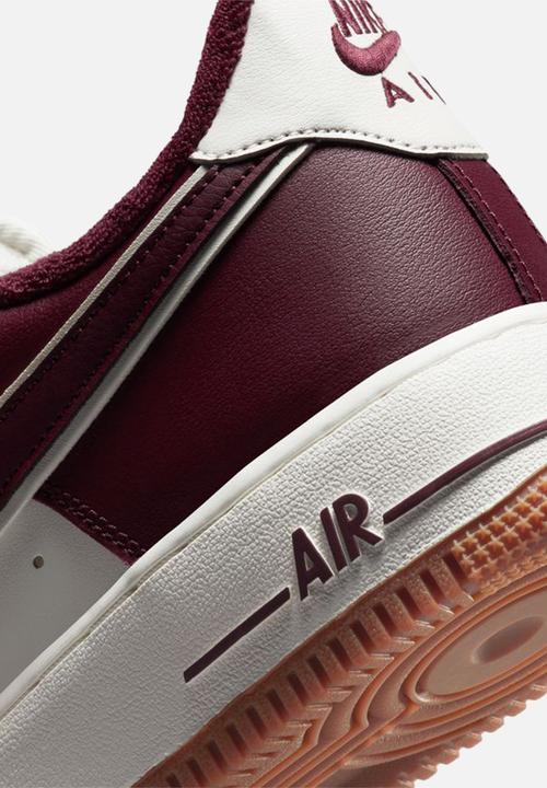 Nike - Nike air force 1 '07 lv8 - sail & night maroon-gum med brown