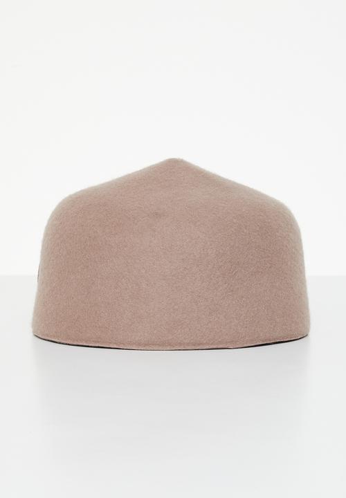 Simon and Mary - Fez - mink