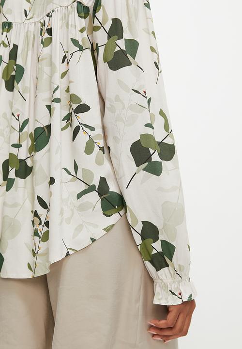 edit - Mandarin bellow sleeve peasant blouse - penni gum leaves print