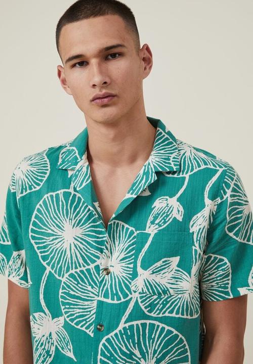 Cotton On - Riviera short sleeve shirt - green floral