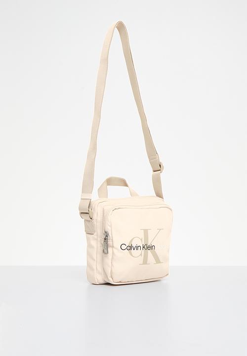 Calvin Klein - Sport essentials camera bag 17 mo - tuscan beige