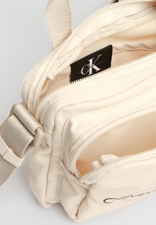 Calvin Klein - Sport essentials camera bag 17 mo - tuscan beige