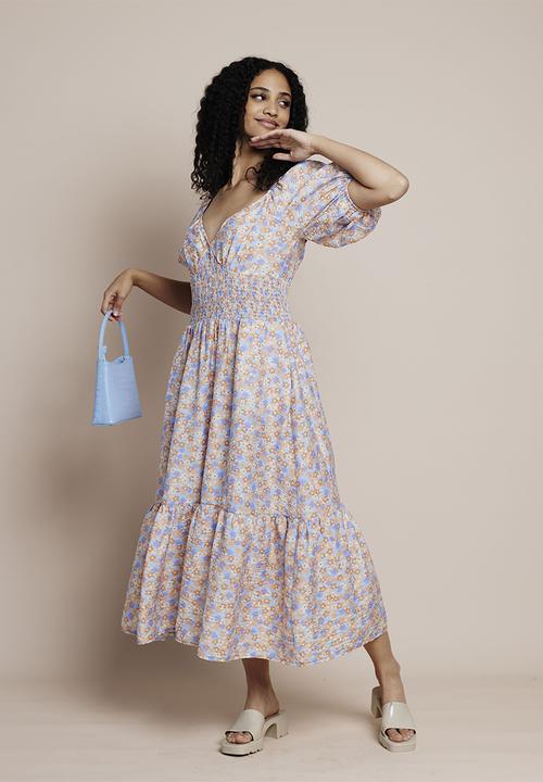 Me&B - Shirring curved band dress with pockets - blues floral ditsy