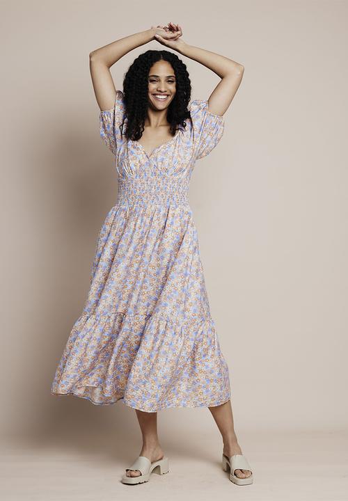 Me&B - Shirring curved band dress with pockets - blues floral ditsy
