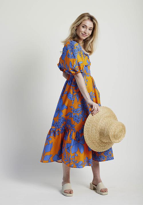 Me&B - Shirring curved band dress with pockets - bright orange blue