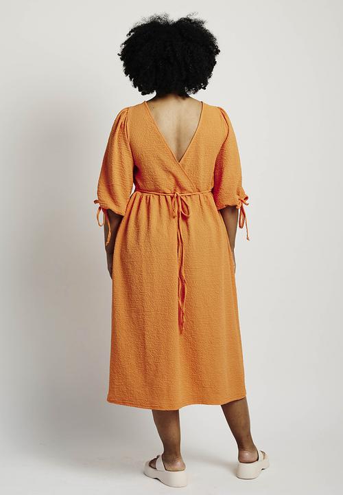 Me&B - Plus wrap back detail sack dress - orange