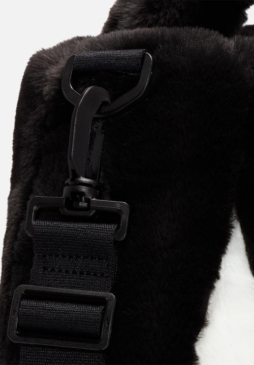 Nike - W nsw faux fur tote - black/black/sail