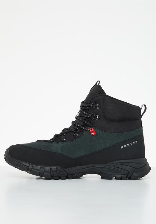 Oakley - Traverse boot - triple black