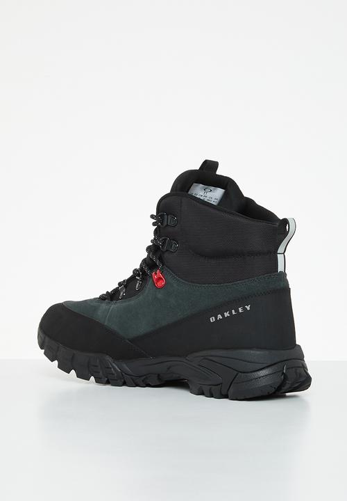 Oakley - Traverse boot - triple black