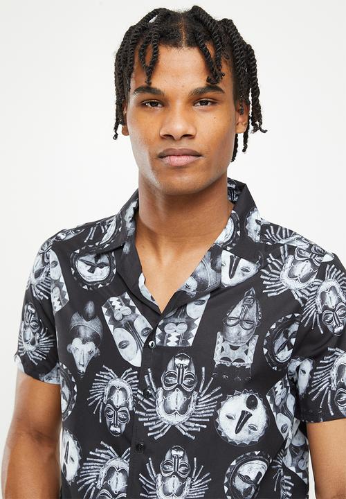 Butan - Aluta mask - rituals - short sleeve shirt - black