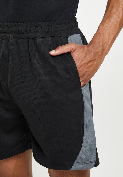 basicthread - Training short - black