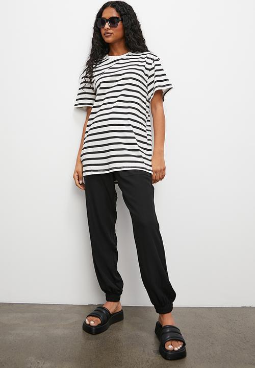 Superbalist - Basic crew easy fit stripe - black & ecru stripe