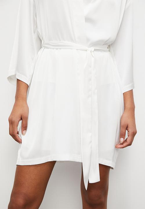 Superbalist - Satin robe - ecru