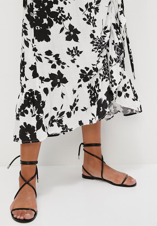 MILLA - Co-ord ruffle wrap skirt - white & black 