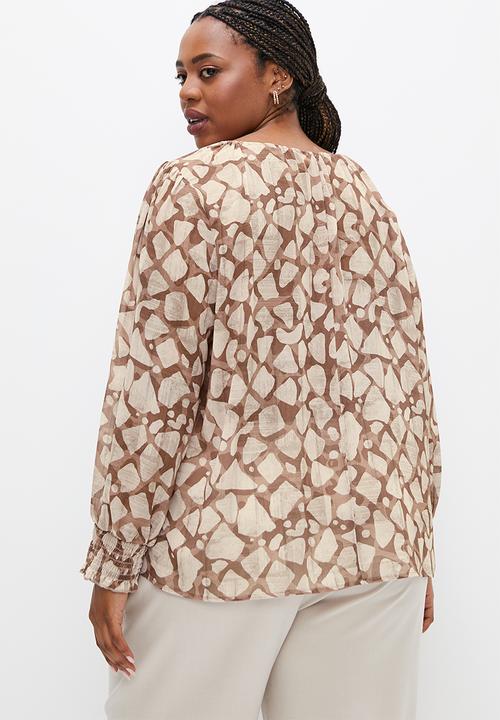 edit Plus - Chiffon shirred sleeve blouse - natural giraffe