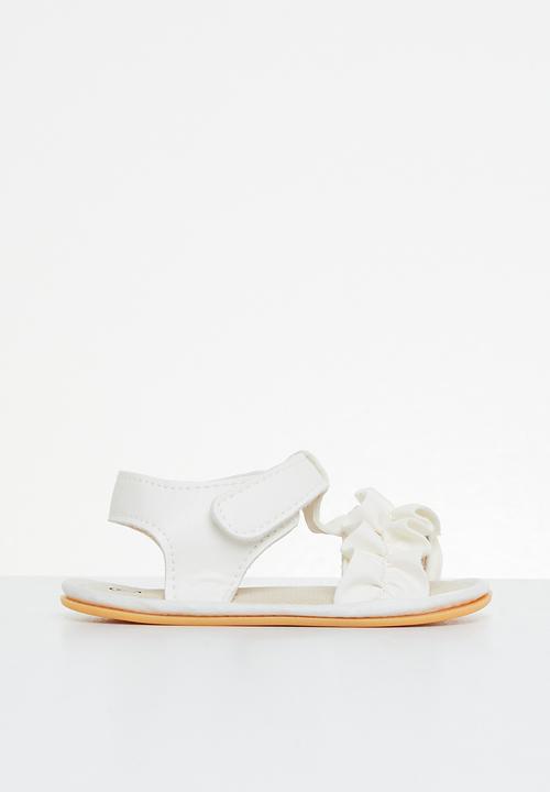 Pop Candy - Baby sandal with ruffles - white
