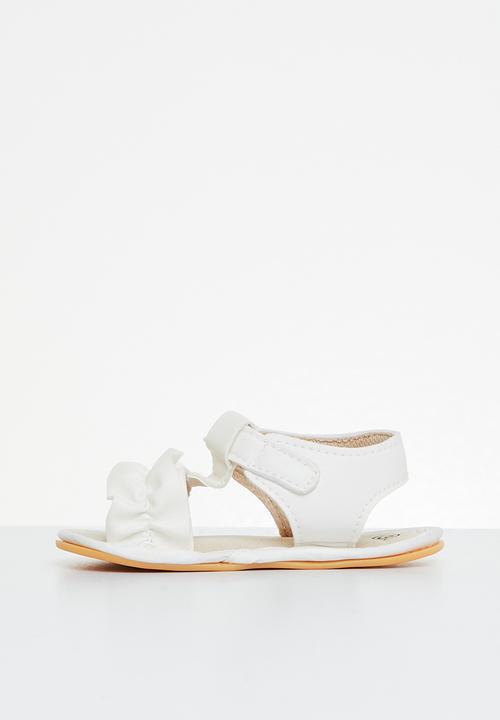 Pop Candy - Baby sandal with ruffles - white