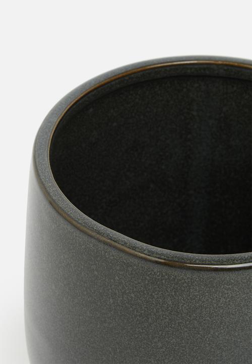 H&S - Ceramic flower pot on legs - black