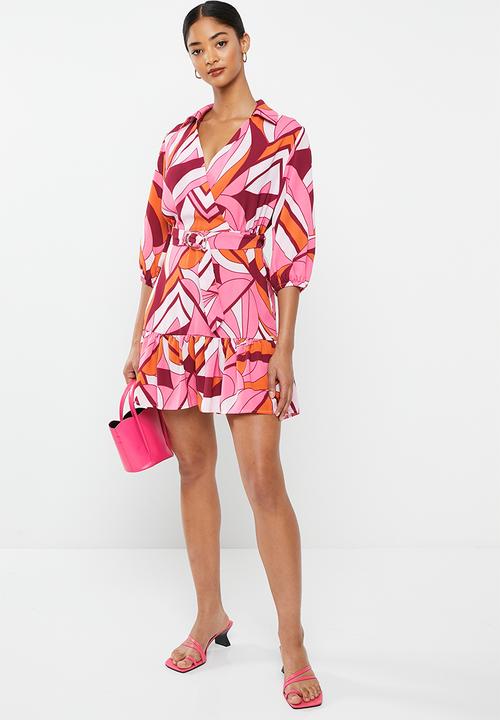 SISSY BOY - Trust your process: layered dress with belt - cerise pink & orange