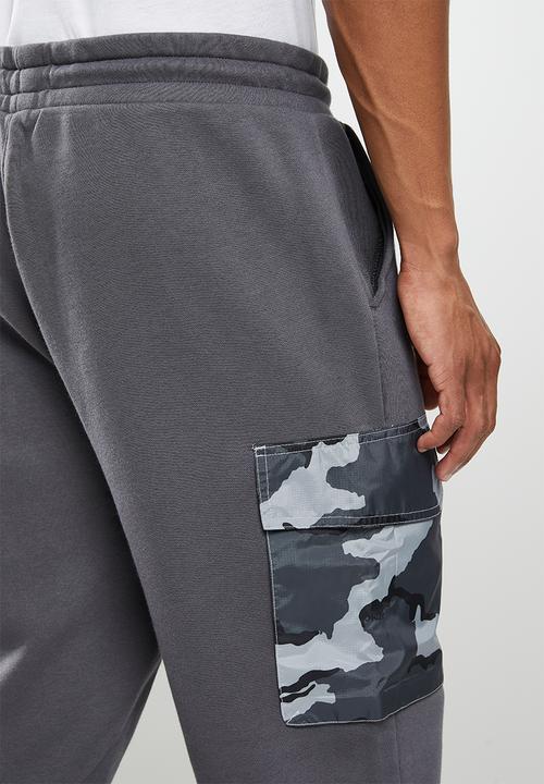 Oakley - Road trip rc cargo sweatpants - forged iron