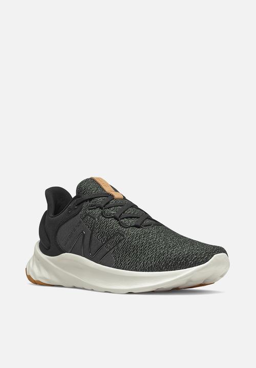 New Balance  - Roav v2 - knit pack - black 