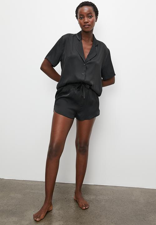Superbalist - Sleep shirt & shorts set - black