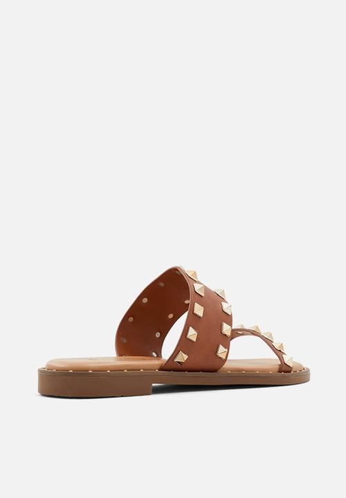 Call It Spring - Davinna sandal - cognac