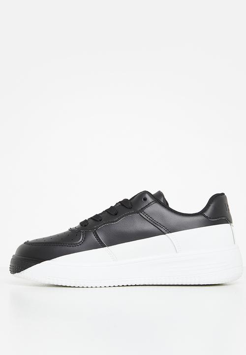 UrbanArt - Game 4 wax - black