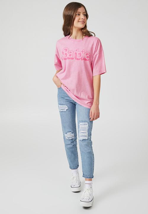 Cotton On - License quinn tee - mat barbie logo/cali pink wash