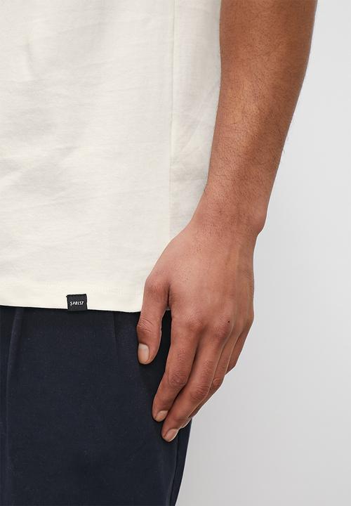 Superbalist - Contrast collar golfer - ecru & navy