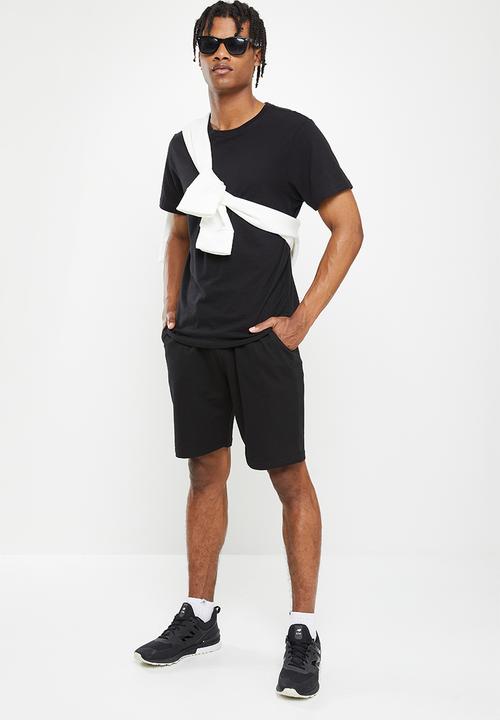 basicthread - Basicthread slim sweatshort - black