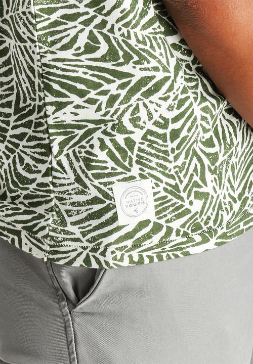 Native Youth - Leaf Print Vest 