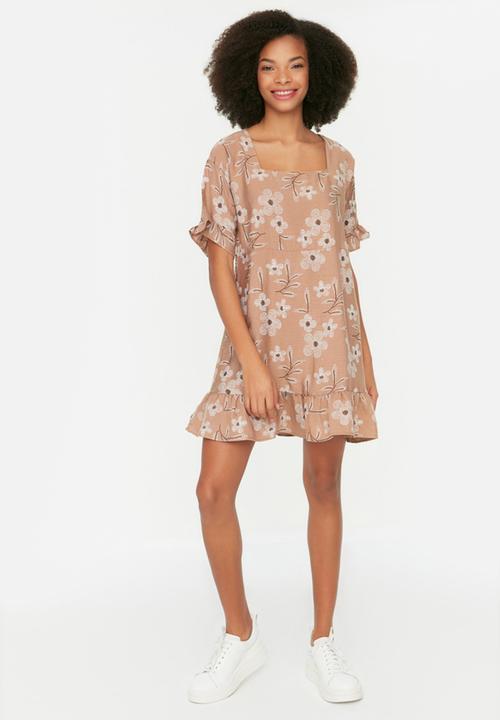 Trendyol - Floral pattern shift dress - brown