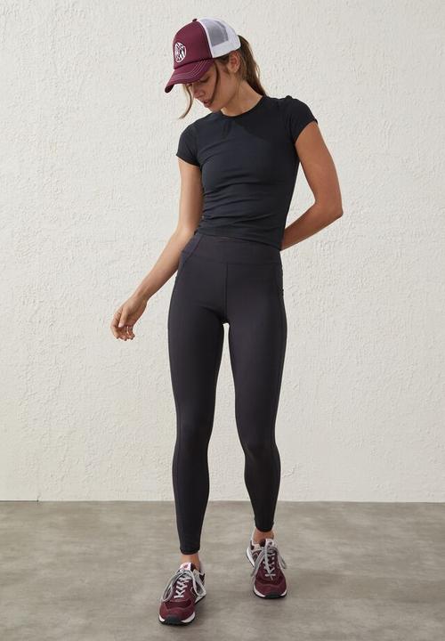 Cotton On - Ultra soft fitted tshirt - black