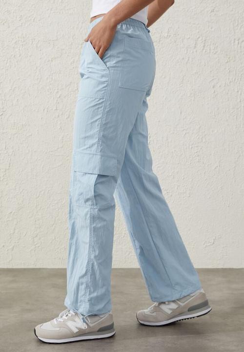 Cotton On - Parachute cargo pant - silky blue
